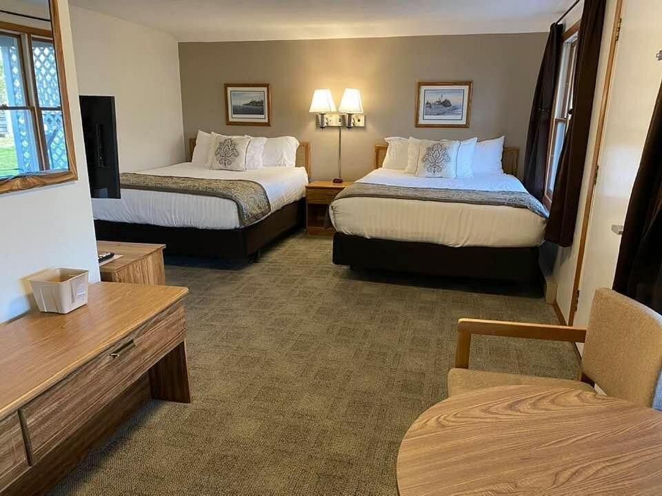 Downtown Inn Систер-Бэй Экстерьер фото